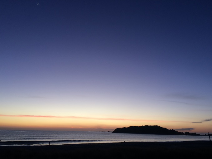 mount maunganui beach dawn